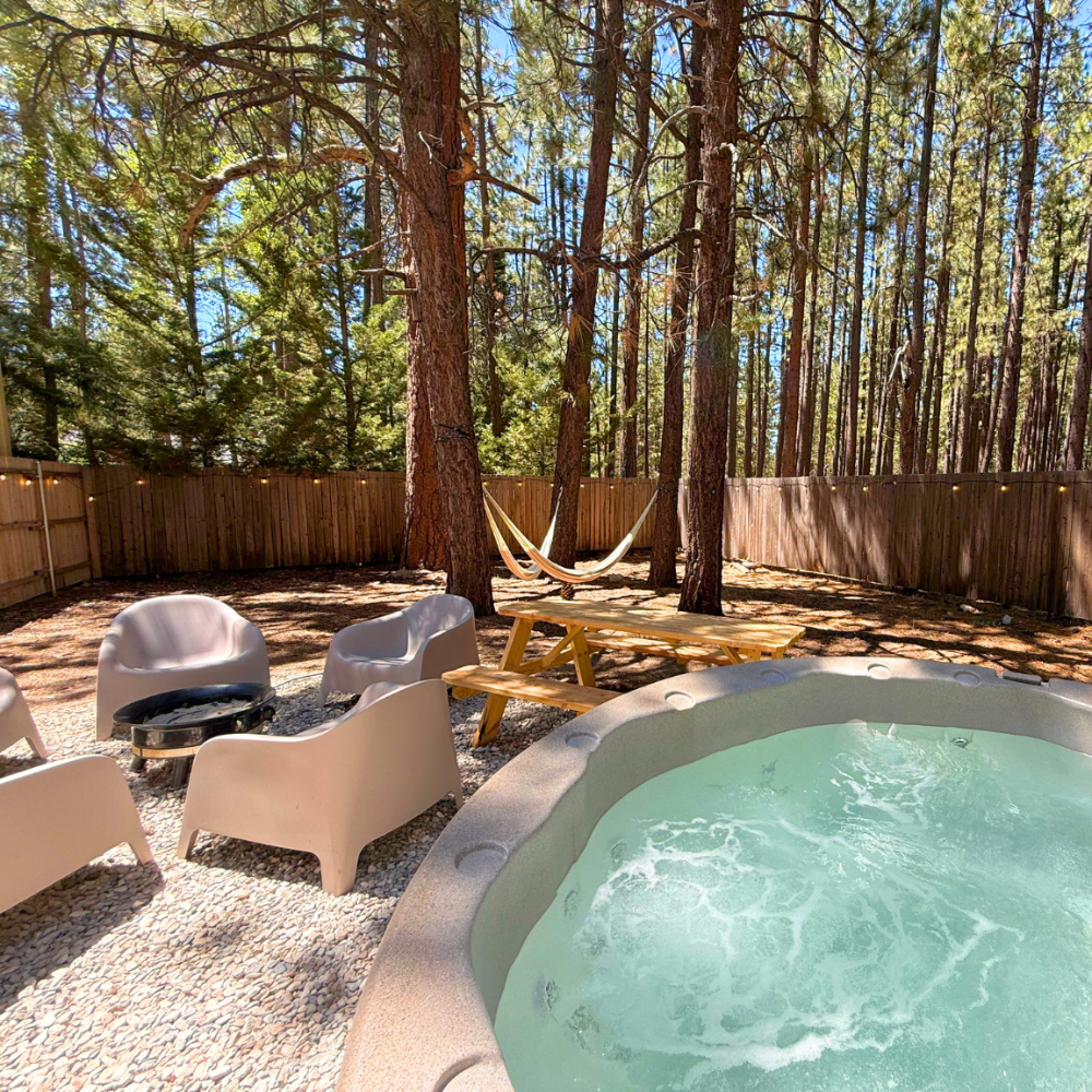 A relaxing 3-night midweek escape at Colorado Lodge in Big Bear